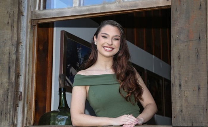 Conheça a Candidata: Mariana Lopes Roth